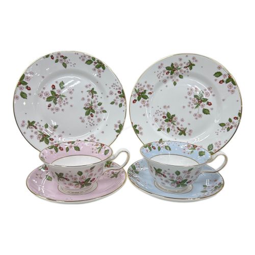 Wedgwood (ウェッジウッド) カップ&ソーサー2P・プレート2Pセット ワイルドストロベリーブルーム