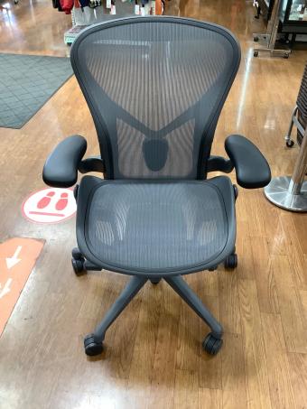 Herman Miller (ハーマンミラー) アーロンチェア グレー Bサイズ @ 1人掛け AER1B22PW-ZSSG1G1G1BBBK23103 リマスタード グラファイトベース ライト アーム付き