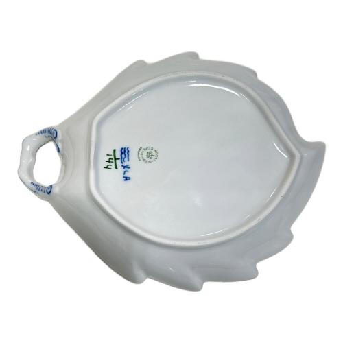 ROYAL COPENHAGEN (ロイヤル・コペンハーゲン) リーフプレート ブルーフルーテッド・ハーフレース