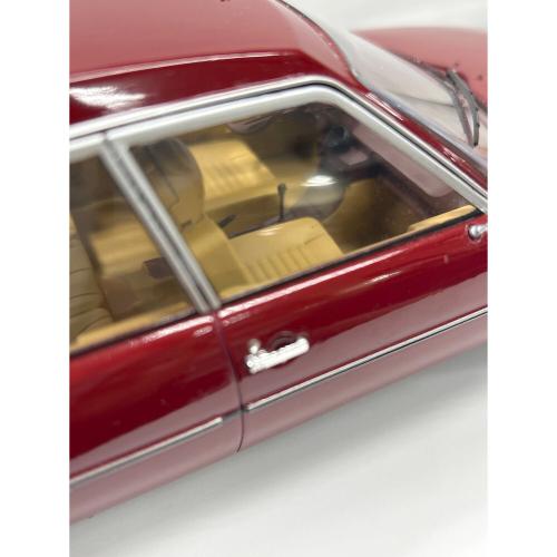 1/18ダイキャストカー CITROEN(シトロエン) CX 2200 ファミリアール ワイン 1976年 ミラー破損有