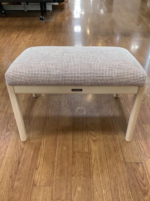 karimoku (カリモク) パーソナルチェア レッド×ナチュラル オットマン付き WW2750AA30 平織布地×ピュアオーク材 ディナミカ