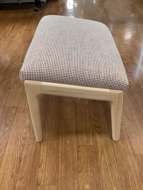 karimoku (カリモク) パーソナルチェア レッド×ナチュラル オットマン付き WW2750AA30 平織布地×ピュアオーク材 ディナミカ