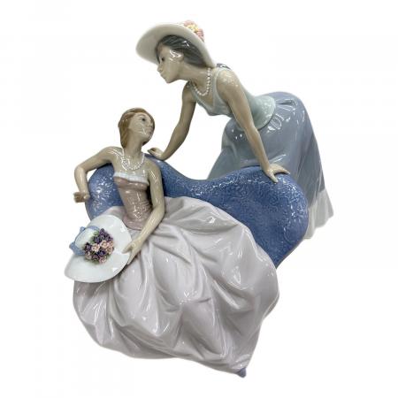 LLADRO (リヤドロ) フィギュリン 「花の帽子の女性二人」｜トレファク
