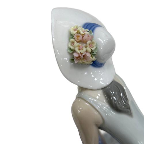 LLADRO (リヤドロ) フィギュリン 「花の帽子の女性二人」