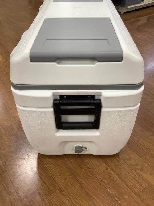 iGloo (イグルー) MAXCOLD 165 クーラーボックス 225 ホワイト×グレー