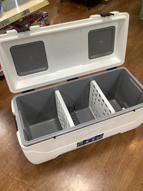 iGloo (イグルー) MAXCOLD 165 クーラーボックス 225 ホワイト×グレー