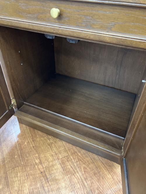 karimoku (カリモク) サイドキャビネット ブラウン