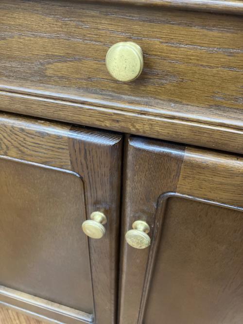 karimoku (カリモク) サイドキャビネット ブラウン