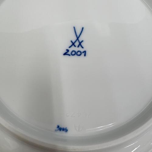 Meissen (マイセン) プレート ホワイトレリーフ ブルーライン