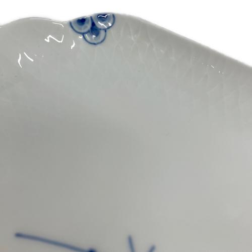 ROYAL COPENHAGEN (ロイヤル・コペンハーゲン) プレート ブルーパルメッテ