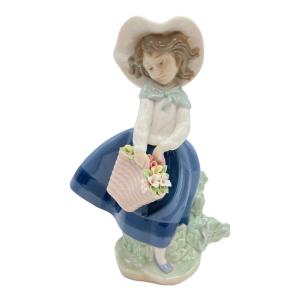 LLADRO (リヤドロ) フィギュリン きれいな花ばかり