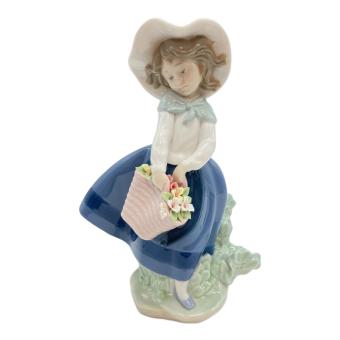 LLADRO (リヤドロ) フィギュリン きれいな花ばかり