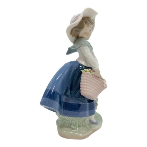 LLADRO (リヤドロ) フィギュリン きれいな花ばかり