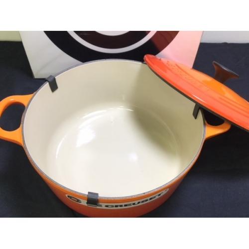 LE CREUSET (ルクルーゼ) ココット・ロンド オレンジ 未使用品 ココット・ロンド22cm入荷！