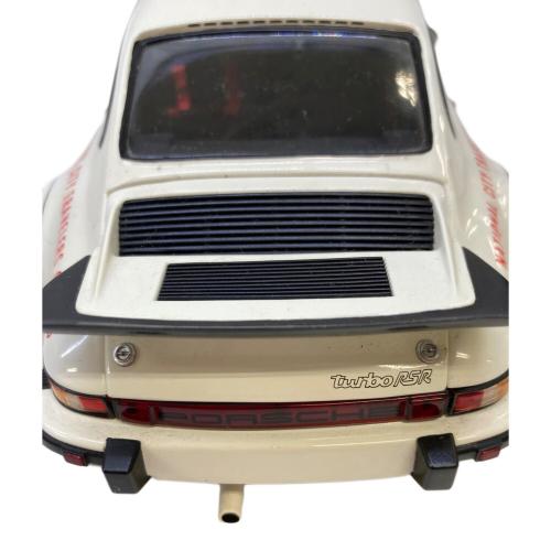 EXOTO(エグゾト) モデルカー 1/18 1976 Porsche 934 RSR(ホワイト)