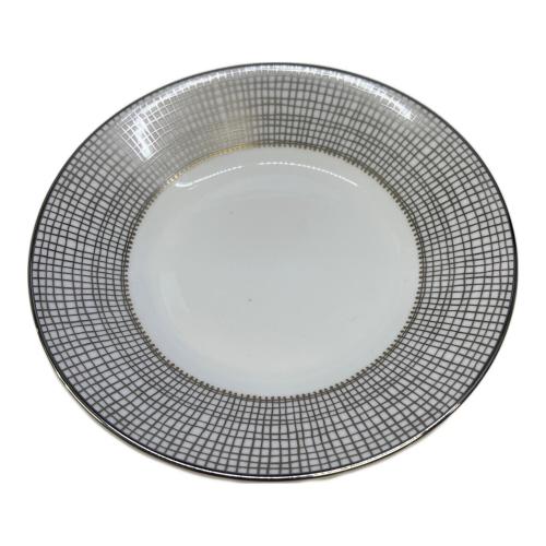 Wedgwood (ウェッジウッド) カップ&ソーサー･プレートセット ヴェラ・ウォン ギルデッドウェーブ・プラチナ