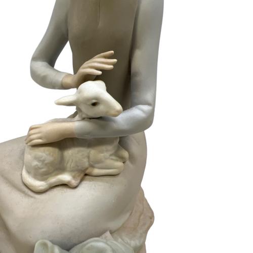 LLADRO (リヤドロ) フィギュリン 子羊とお昼休み