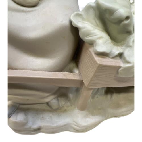 LLADRO (リヤドロ) フィギュリン 子羊とお昼休み