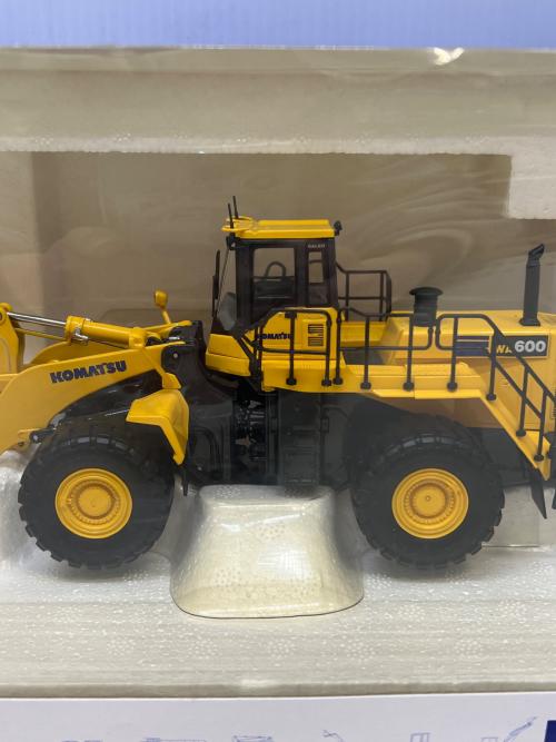 KOMATSU (コマツ) 1/50 ホイールローダー ダイキャストカー WA600