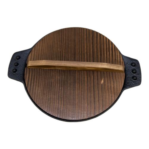 南部鉄器 (ナンブテッキ) 木蓋付き鉄鍋