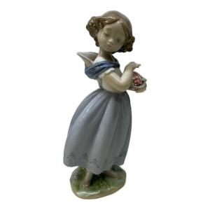 LLADRO (リヤドロ) フィギュリン 光を浴びて(Adorable Innocence)