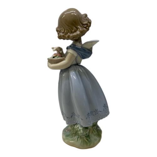 LLADRO (リヤドロ) フィギュリン 光を浴びて(Adorable Innocence)