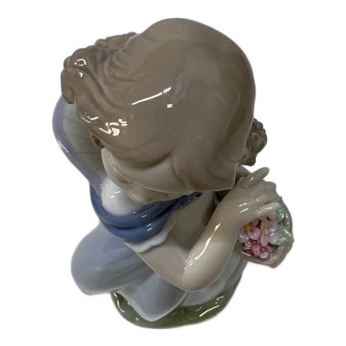LLADRO (リヤドロ) フィギュリン 光を浴びて(Adorable Innocence)