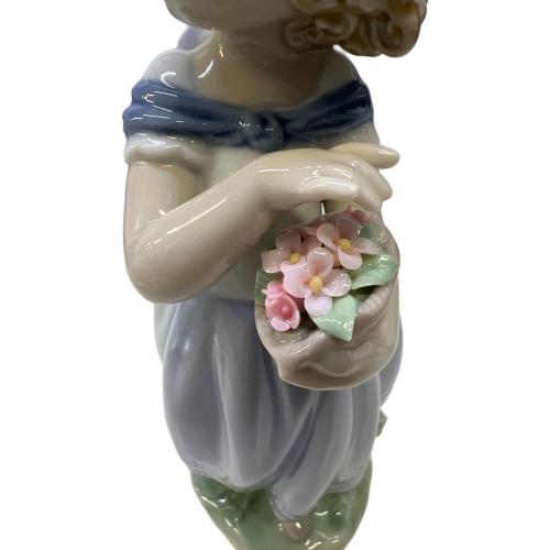 LLADRO (リヤドロ) フィギュリン 光を浴びて(Adorable Innocence)