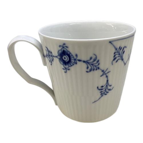 ROYAL COPENHAGEN (ロイヤル・コペンハーゲン) 洋食器 プレート：ホワイトフルーテッド/マグカップ：ブルーフルーテッド・プレイン