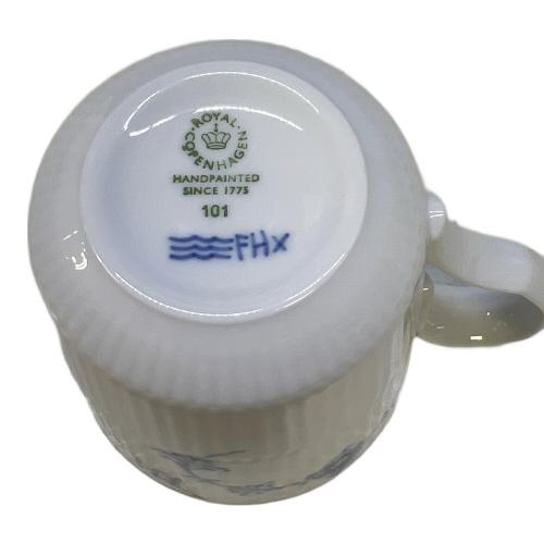 ROYAL COPENHAGEN (ロイヤル・コペンハーゲン) 洋食器 プレート：ホワイトフルーテッド/マグカップ：ブルーフルーテッド・プレイン