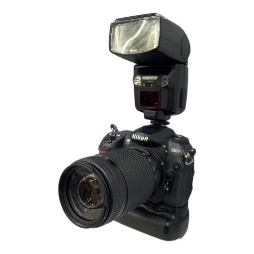 Nikon (ニコン) デジタル一眼レフカメラ D200 レンズ・フラッシュ・バッテリーホルダー