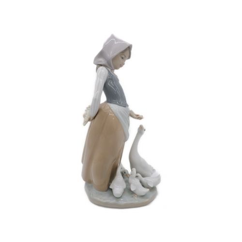 LLADRO (リヤドロ) フィギュリン かたつむりをあげる少女