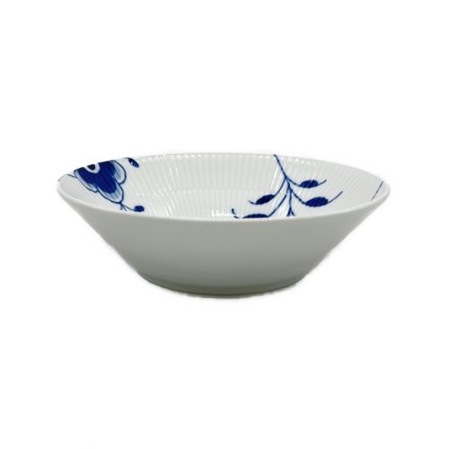 ROYAL COPENHAGEN (ロイヤル・コペンハーゲン) ディーププレート  ブルーフルーテッド・メガ