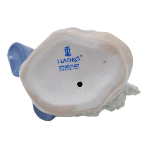 LLADRO (リヤドロ) フィギュリン 「きれいな花ばかり」｜トレファクONLINE