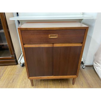 カリモク60 (カリモクロクマル) キャビネット ダークブラウン  2枚扉・引き出し付 E36257NW