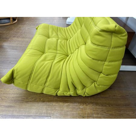 東京23区送料無料　超美品2かけソファー　可愛い緑色　洗浄/除菌済み ligne roset (リーンロゼ) 2人掛けソファー ロゼトーゴ グリーン 布