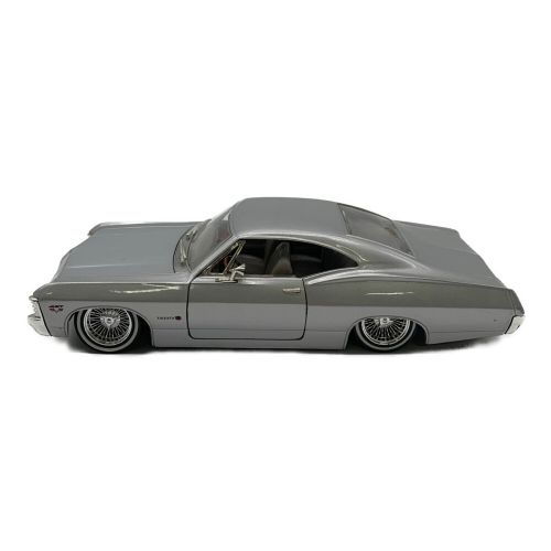 JADA (ジェイダ) モデルカー1967CHEVROLET IMPALA SS 1/24スケール