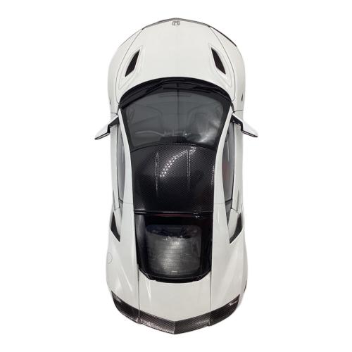 AUTOart (オートアート) モデルカー 1/18スケール 箱ヤブレ有