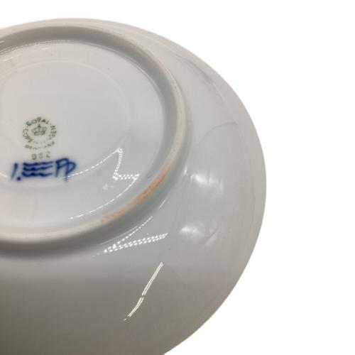 ROYAL COPENHAGEN (ロイヤル・コペンハーゲン) ティーカップ&ソーサー ブルーフルーテッド・プレイン