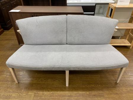 Karimokuの2人掛けソファーを紹介します！トレジャーファクトリーつくば店 家具多数展開中！！【karimoku2人掛けソファー】買取入荷いたしました