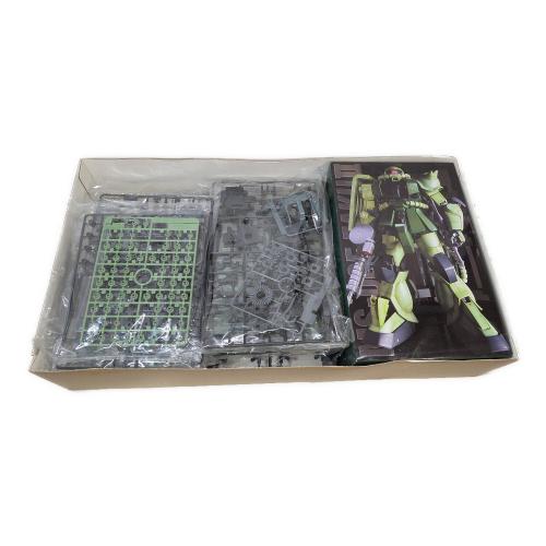 BANDAI SPIRITS(バンダイスピリッツ) PG(パーフェクトグレード)　1/60スケール MS-06F ザクⅡ　赤BANDAIロゴ