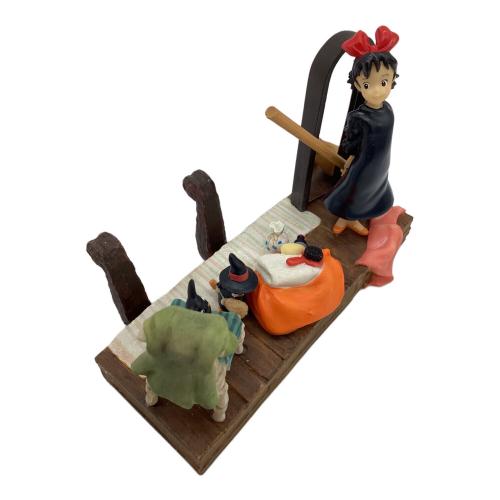 希少レア　ジブリ　魔女の宅急便2005年　カレンダー　出発の日　ベネリック カレンダー 2005年 魔女の宅急便カレンダー｜トレファクONLINE