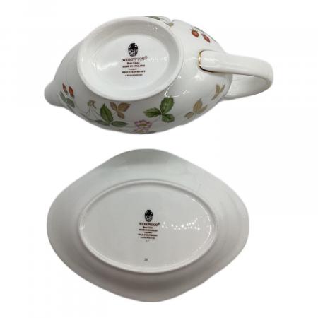 ウェッジウッドワイルドストロベリー グレービーボード&アンダープレート黒壺旧刻印 ウェッジウッドワイルドストロベリー グレービーボード&アンダー