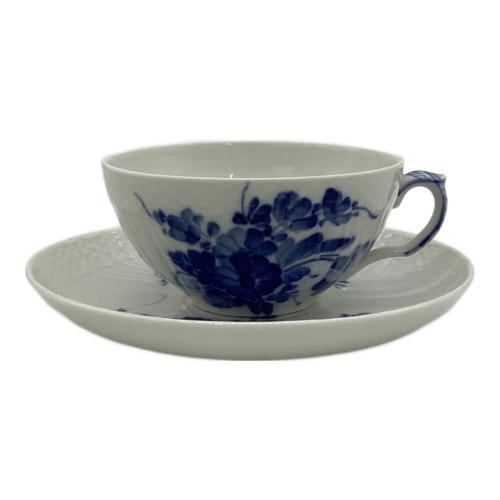 ROYAL COPENHAGEN (ロイヤル・コペンハーゲン) ティーカップ&ソーサー ブルーフラワー・カーブ 1551