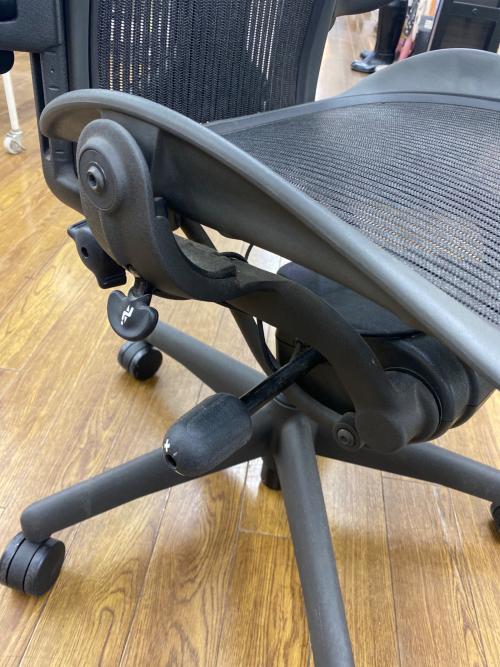 Herman Miller (ハーマンミラー) アーロンチェア ブラック @ 1人掛け 167888 クラシックモデル ポスチャーフィット グラファイトベース