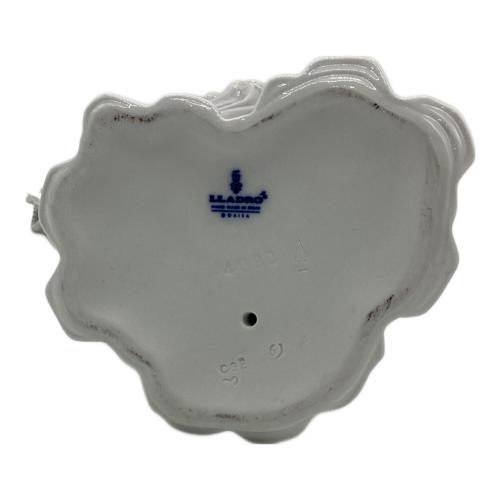 LLADRO (リヤドロ) フィギュリン 子犬を抱く貴婦人｜トレファクONLINE