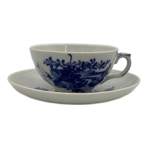 ROYAL COPENHAGEN (ロイヤル・コペンハーゲン) ティーカップ&ソーサー ブルーフラワー・カーブ 1551