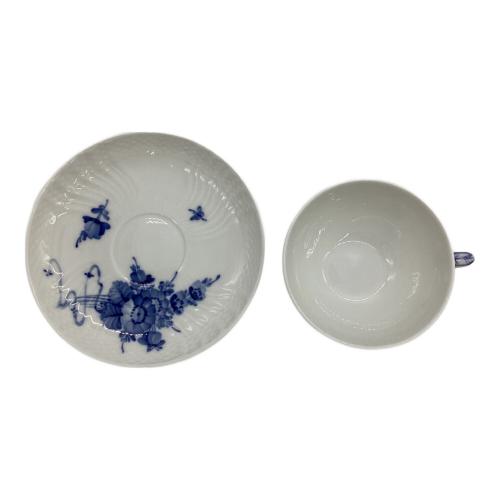 ROYAL COPENHAGEN (ロイヤル・コペンハーゲン) ティーカップ&ソーサー ブルーフラワー・カーブ 1551