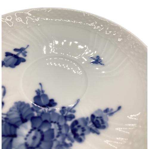 ROYAL COPENHAGEN (ロイヤル・コペンハーゲン) ティーカップ&ソーサー ブルーフラワー・カーブ 1551