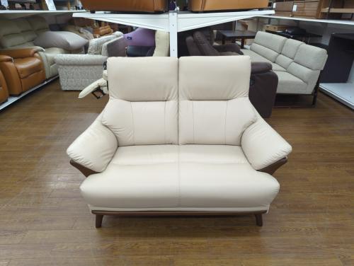 ニトリ 2人掛けソファー コウテイ